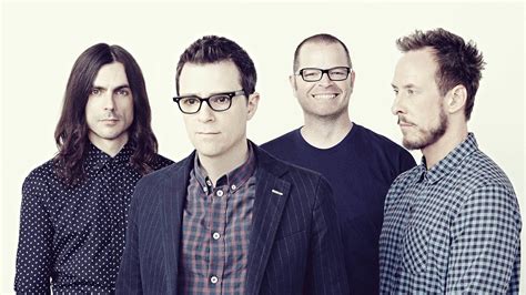 From the African plain to the concert stage: Exploring the connection between lions and Weezer